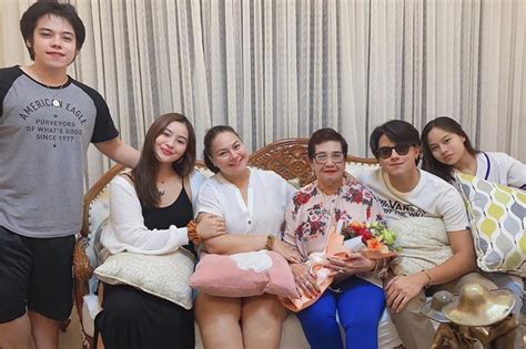 Hindi Kontento si Jennifer sa Pagjerjer Ni Roger Kaya Nagfinger Pa.